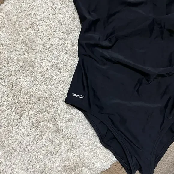 Speedo Size 12 Black Ruched V-Neck Built-In Bra Performance One Piece Swimsuit - Picture 2 of 6